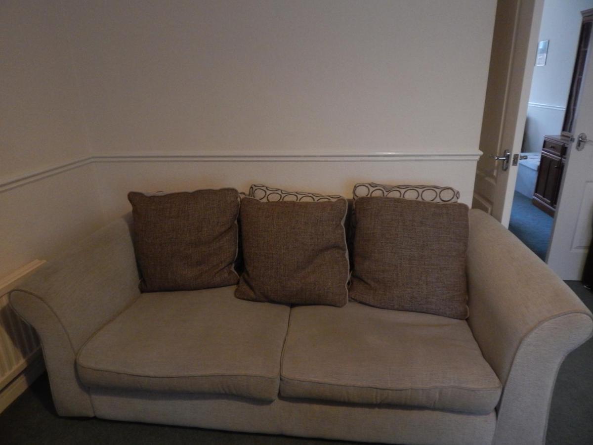 Spacious 3 Bdr House With Parking-Families-Corporate Groups By Orbitat Accommodations Cambridge  Ngoại thất bức ảnh
