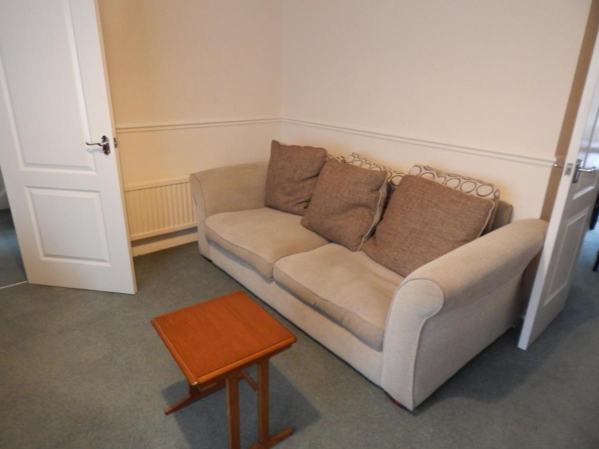 Spacious 3 Bdr House With Parking-Families-Corporate Groups By Orbitat Accommodations Cambridge  Ngoại thất bức ảnh